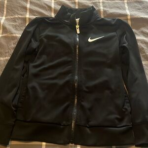 Nike lightweight zip up boys size m 5-6 year olds